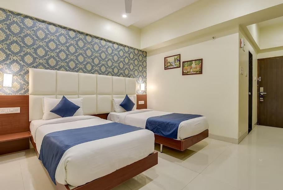 Magnus Square Business Hotel Near Pune Airport Kharadi エクステリア 写真